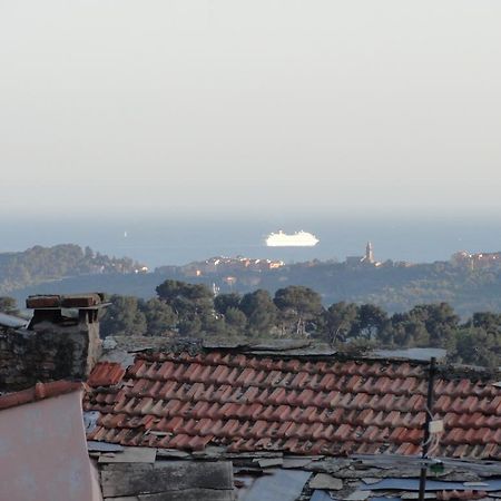 Il Merlo Della Rocca Βίλα Imperia Δωμάτιο φωτογραφία